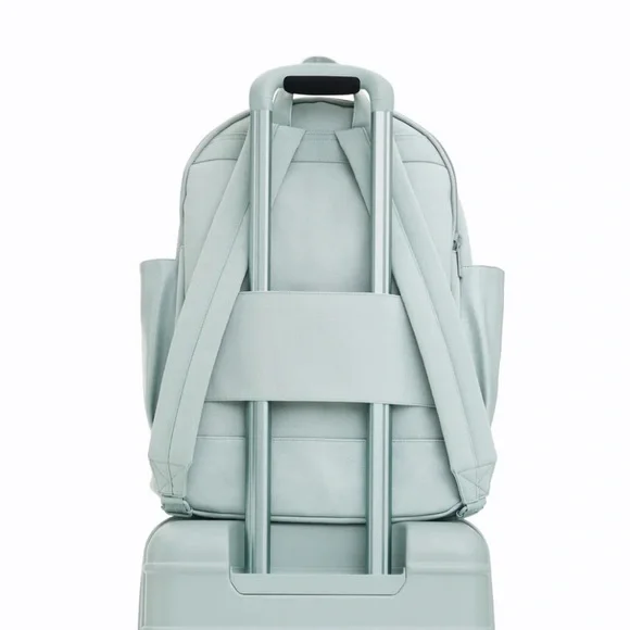 Beis The Travel Backpack - Picture 5 of 8